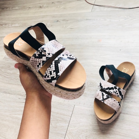 NEW: Wedge Snakeskin Yarn Sandal - Picture 2 of 6